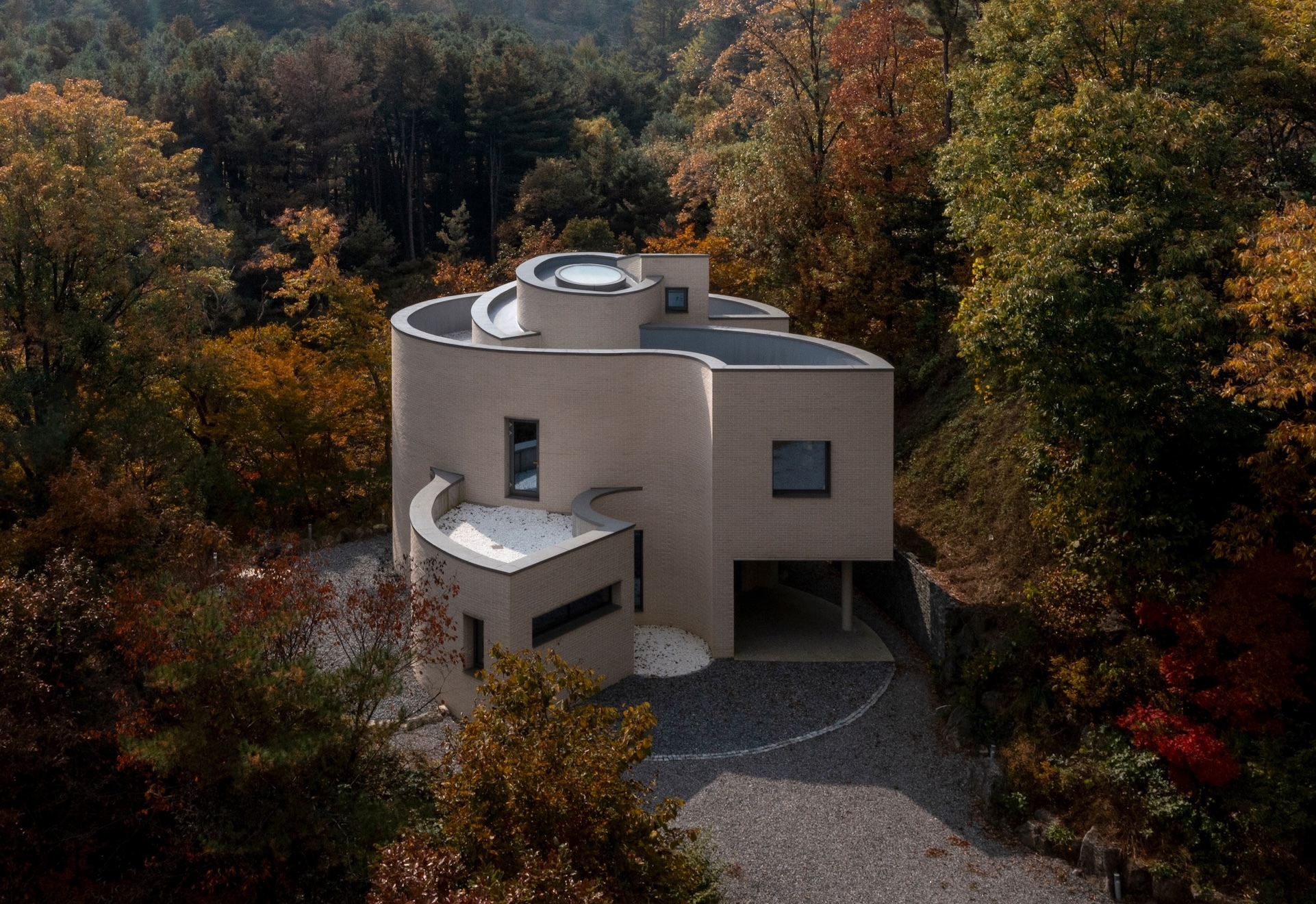 Casa Mueonga / Snow AIDe