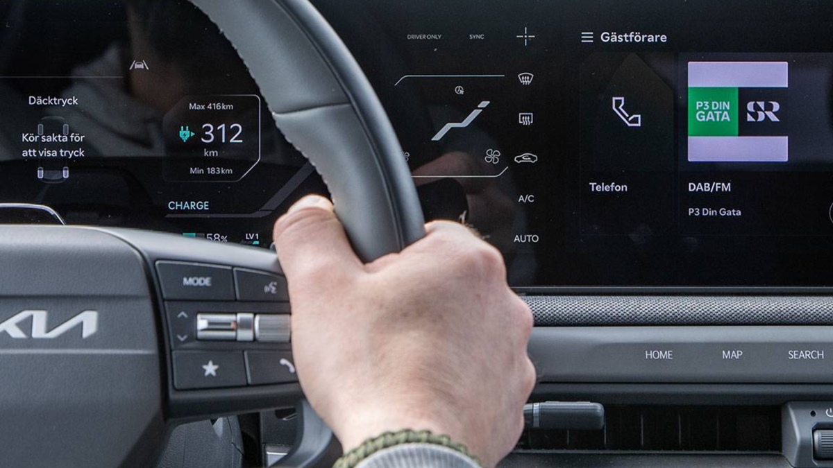 O modelo Y com tela pesada da Tesla acaba de vencer carros com 50 botões