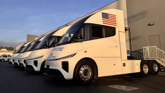O caminhão de US $ 285.000 da Tesla Semi Rival desapareceu em uma disputa salarial