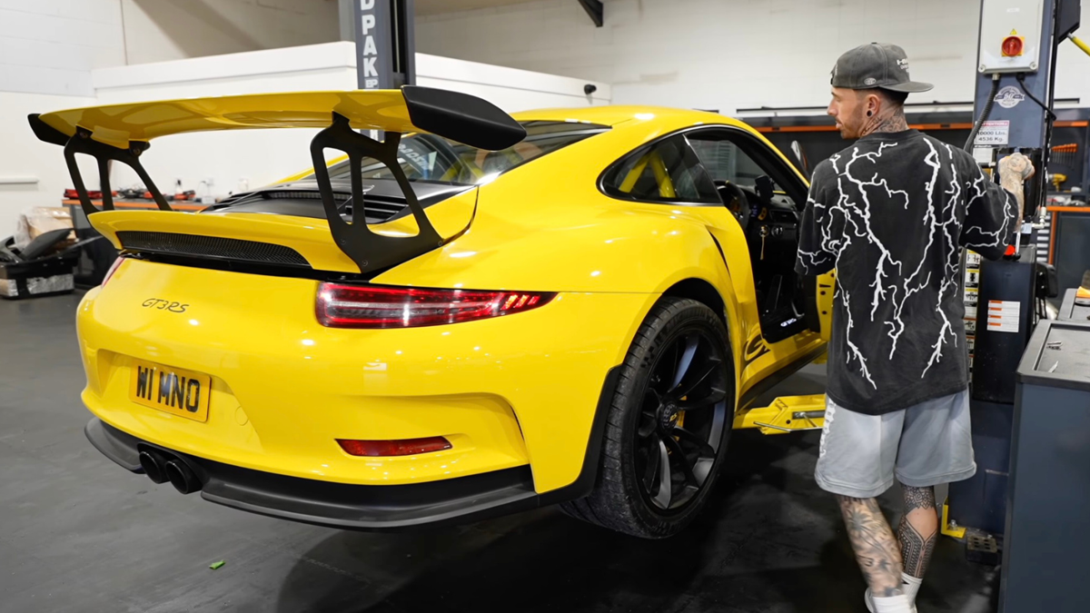 A Porsche não consertaria este GT3 RS, então um YouTuber fez isso com um lucro potencial de US$ 60 mil