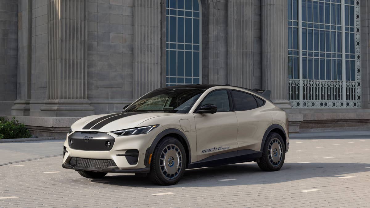Recall do Ford Mustang Mach-E alerta que veículos elétricos podem perder potência ou rolar
