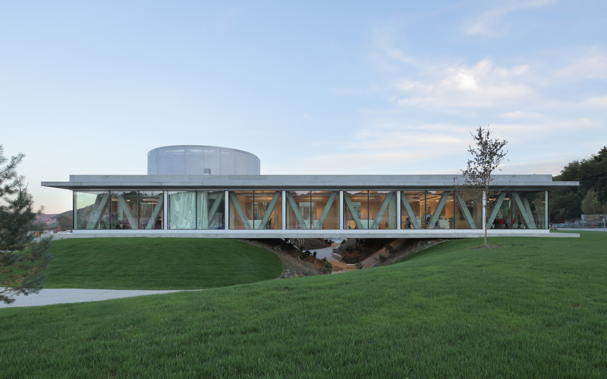 Edifício de Produção e Escritórios Dubrovnik / MVA Mikelić Vreš Architects