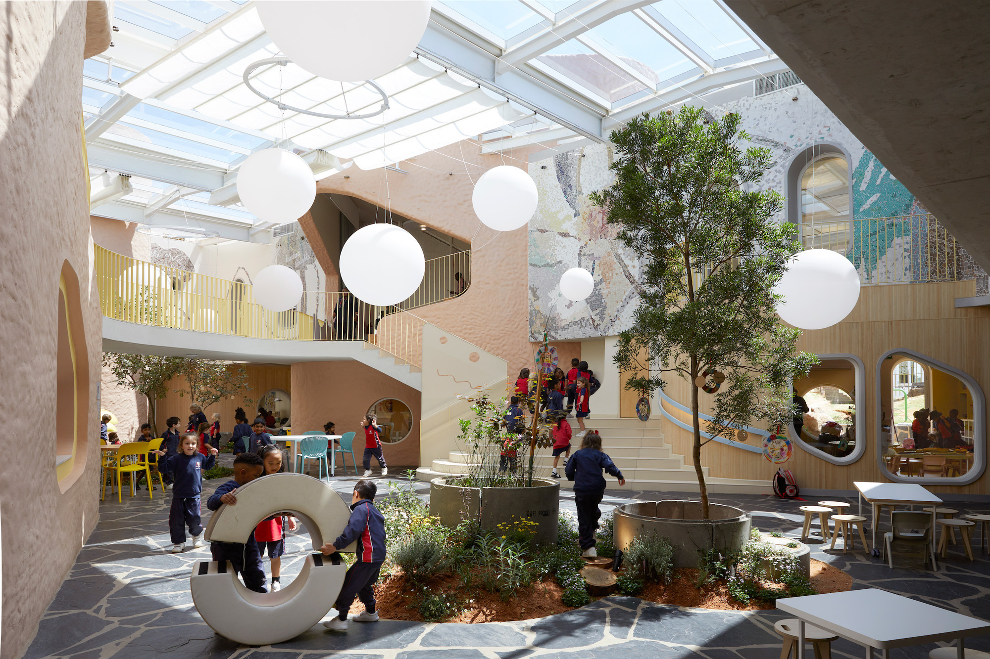 Centro de aprendizagem precoce Redhill / Hubo Studio