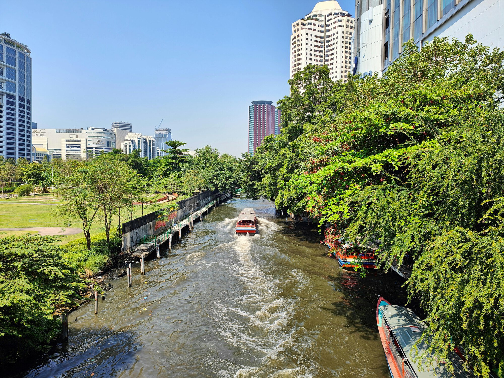 Os rios antes das estradas: como as hidrovias do Sudeste Asiático produziram um urbanismo alternativo