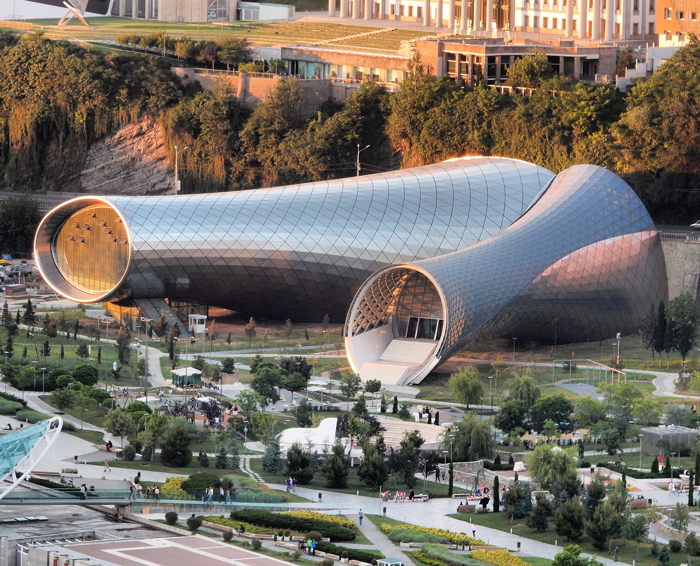 Rike Park Music Theatre em Tbilisi e CRA’s Residential Tower em Seul: revisão desta semana