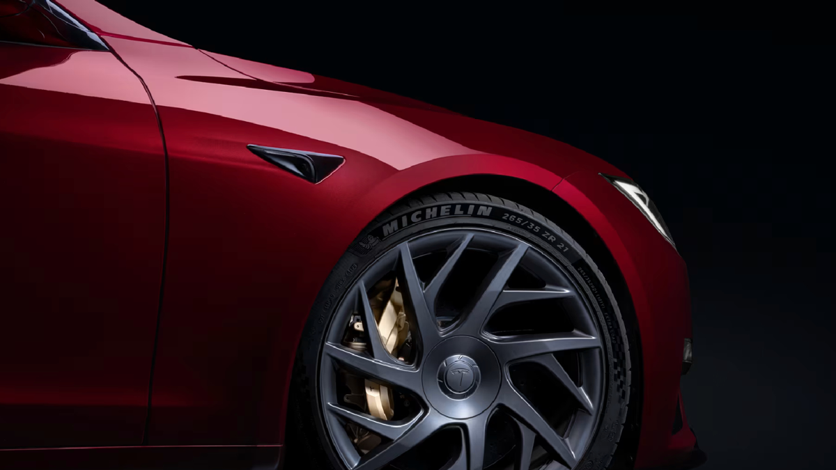 Alguém está tentando vender uma assinatura xadrez do Tesla Model S por US$ 260 mil