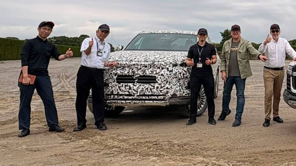 O próximo Land Cruiser da Toyota pode não ser um caminhão