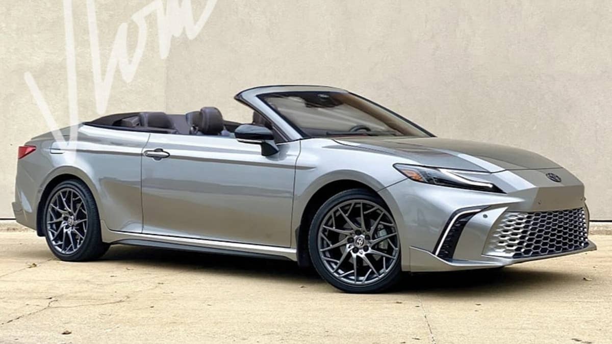 Um moderno Toyota Solara conversível de repente faz muito sentido