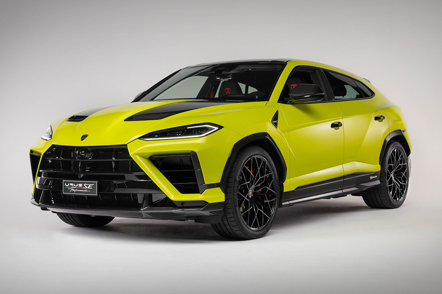 Novo Lamborghini Urus SE Performante ganha 812 cv